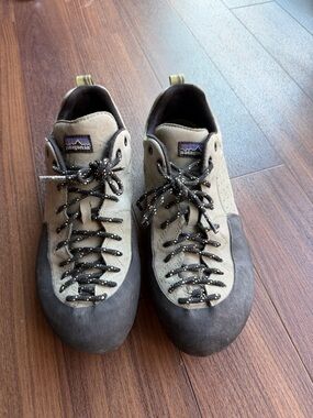 Patagonia women’s  Olive Green Approach Shoes